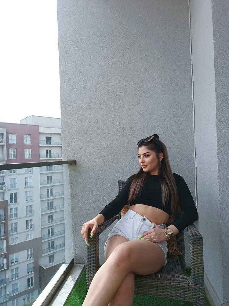 Escort Elenin