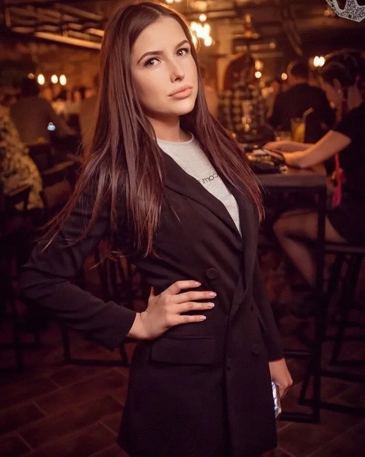 Escort Nives