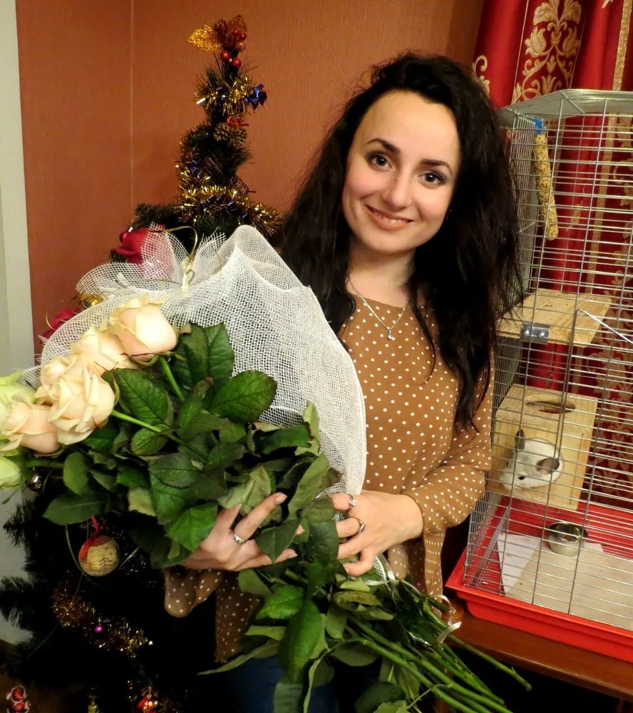 Escort Elenin