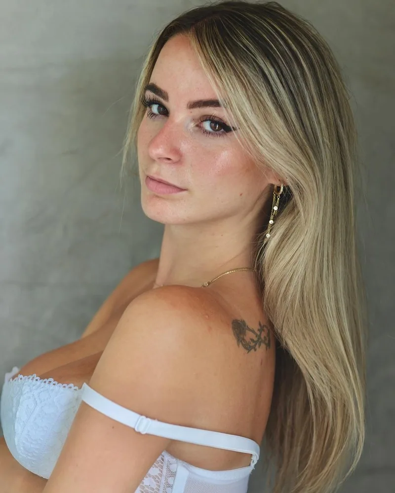 Escort Klara