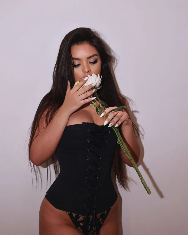 Escort Elvira